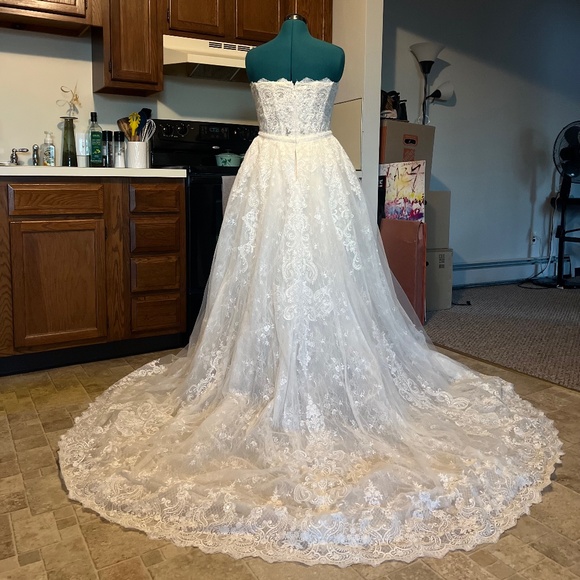 Oleg Cassini Dresses & Skirts - Oleg Cassini Wedding Dress